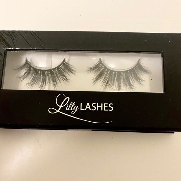 Brand New Lilly Lashes Monaco - Picture 1 of 4